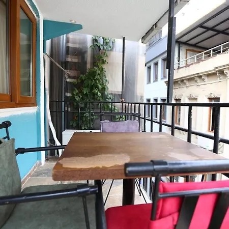 Cozy 1-Bedroom, Istiklal st in heart of Taksim Istanbul * İstanbul