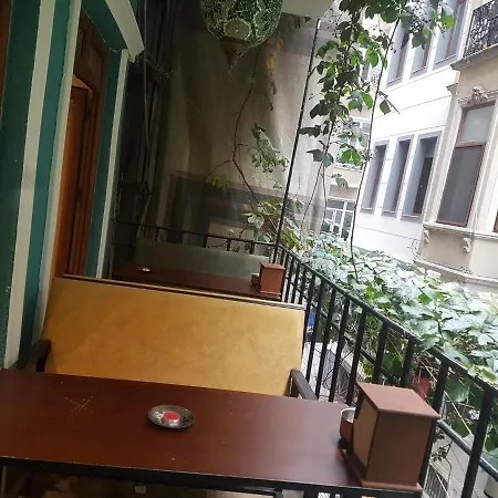 Cozy 1-Bedroom, Istiklal St In Heart Of Taksim Istanbul מלון דירות