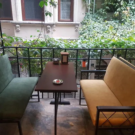 מלון דירות Cozy 1-Bedroom, Istiklal St In Heart Of Taksim Istanbul איסטמבול